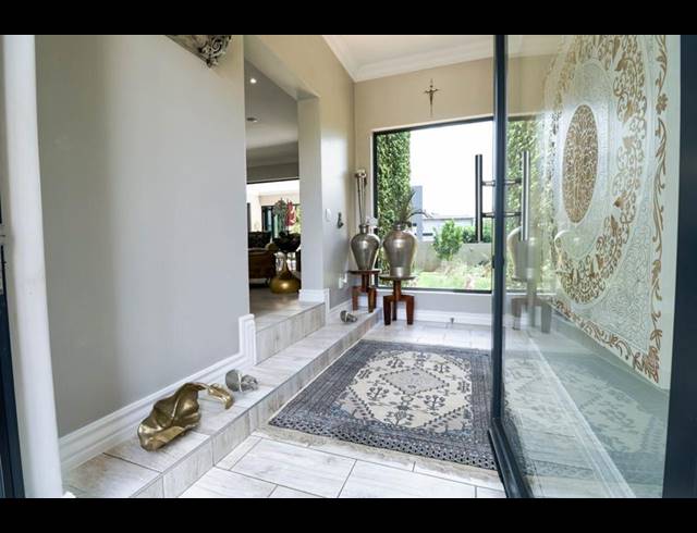 5 BEDROOM PROPERTY TO RENT IN COPPERLEAF ESTATE